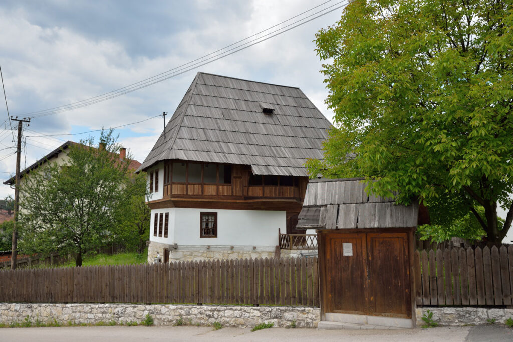 Stara bosanska kuća ili kuća Mare Popović